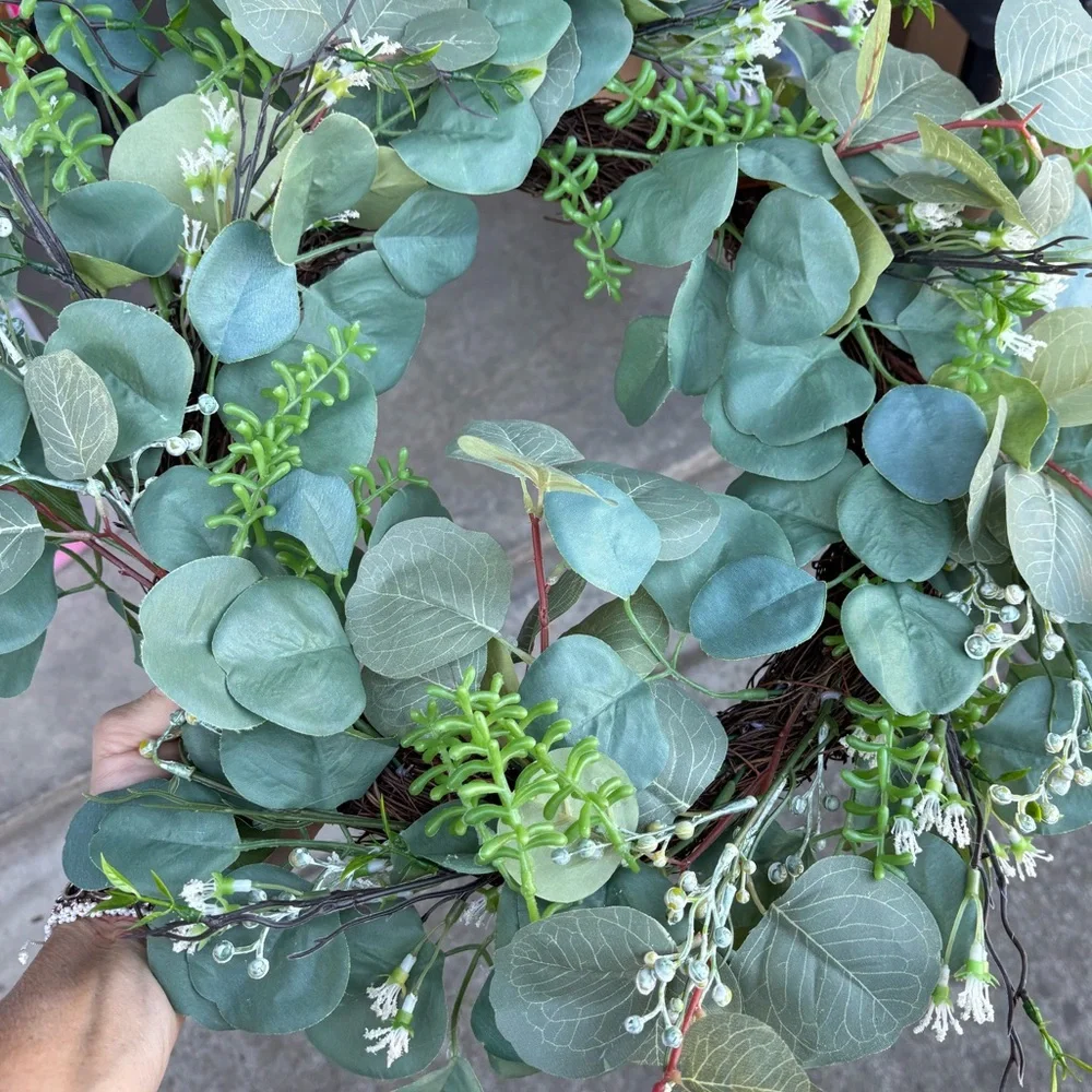 HD HOME NWT  faux Eucalyptus/Berry Spiral Vine Wreath -24”